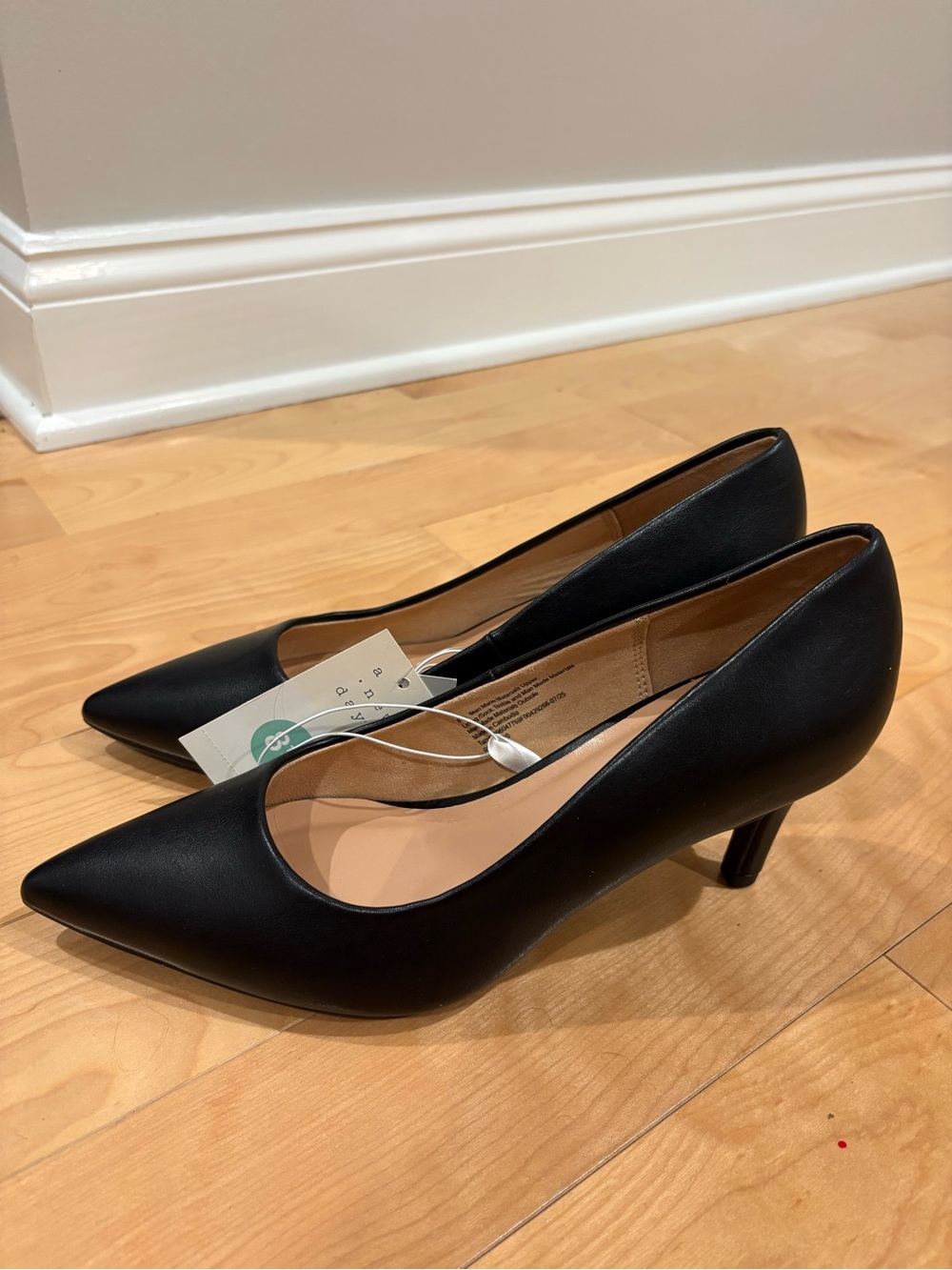 NWT a new day Black Pointed-Toe Kitten Heel Pumps
